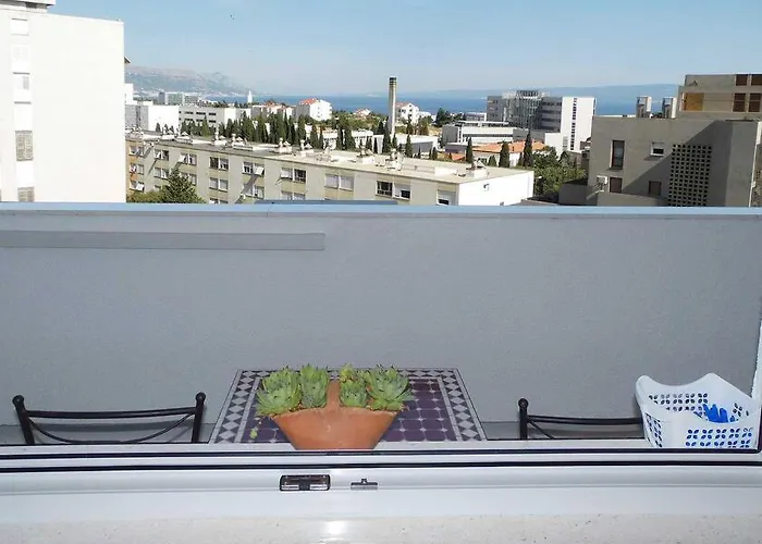 Eurit Shown In Detail * Spalato