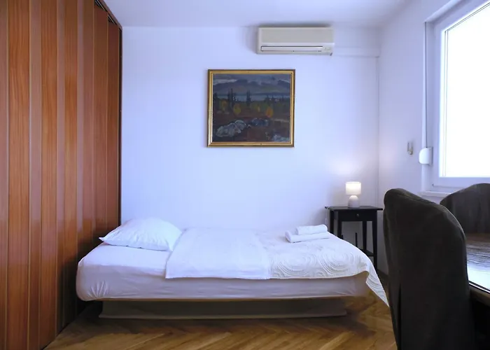 Eurit Shown In Detail