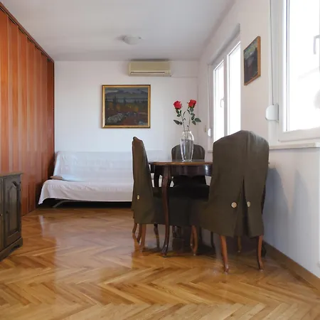 Eurit Shown In Detail Apartman Split