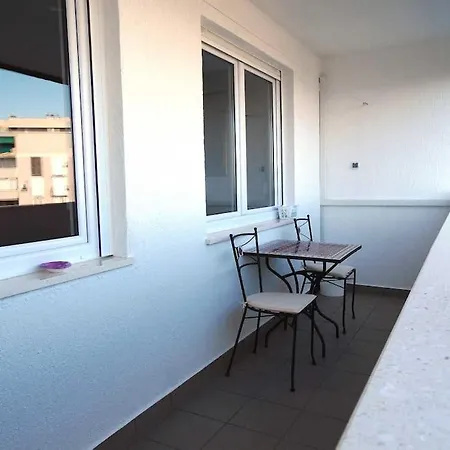 Eurit Shown In Detail *