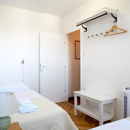 Eurit Shown In Detail * Split