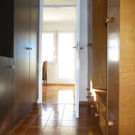 Eurit Shown In Detail *