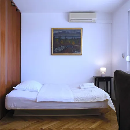 Eurit Shown In Detail